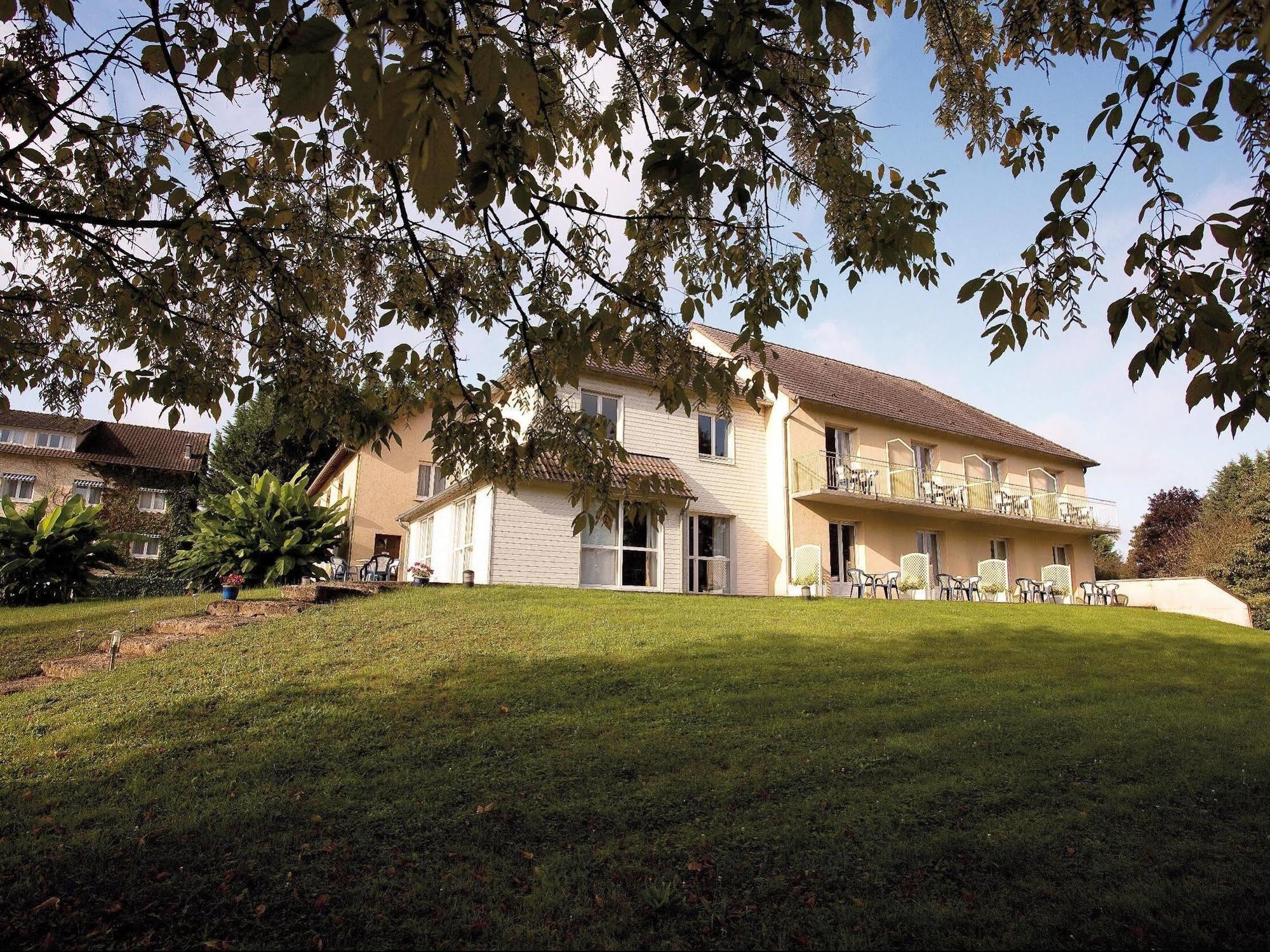 Logis Hôtel du Pont Neuf Le Veurdre Exterior foto